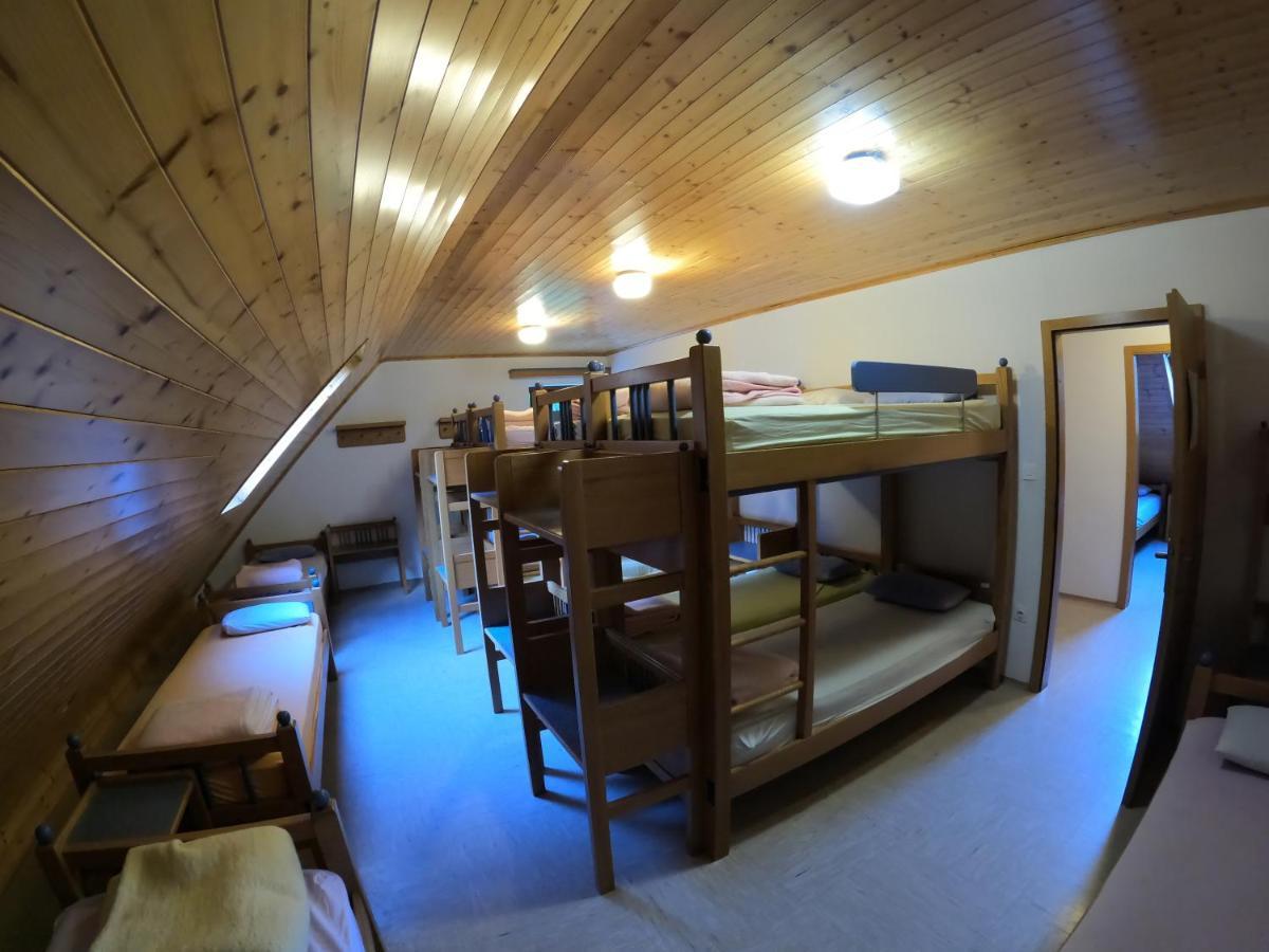 Albergue Pus Bavsica Log pod Mangartom Exterior foto