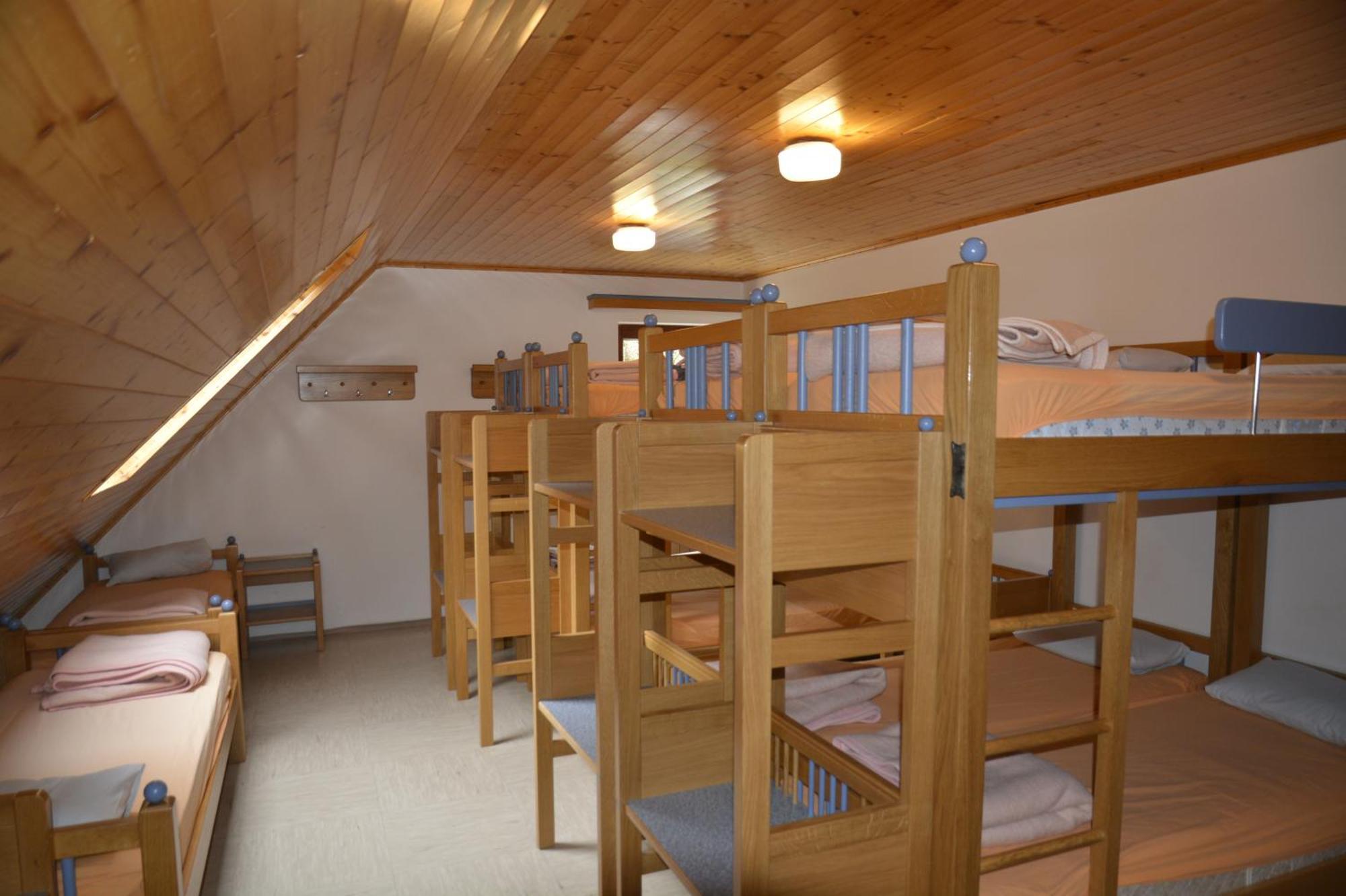 Albergue Pus Bavsica Log pod Mangartom Exterior foto
